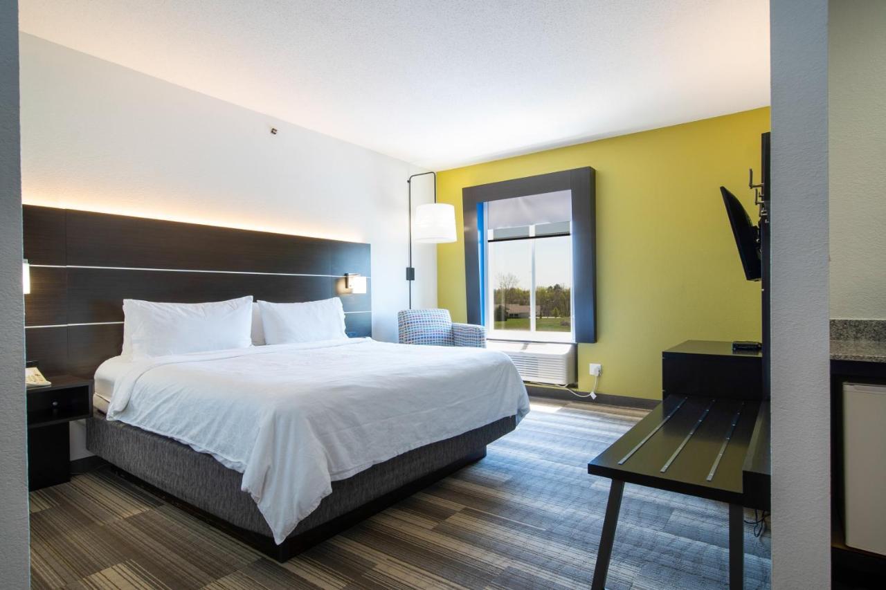 Holiday Inn Express Hotel & Suites Bedford By Ihg Exterior foto