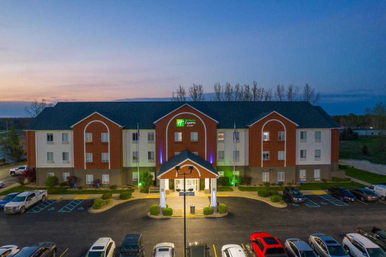 Holiday Inn Express Hotel & Suites Bedford By Ihg Exterior foto