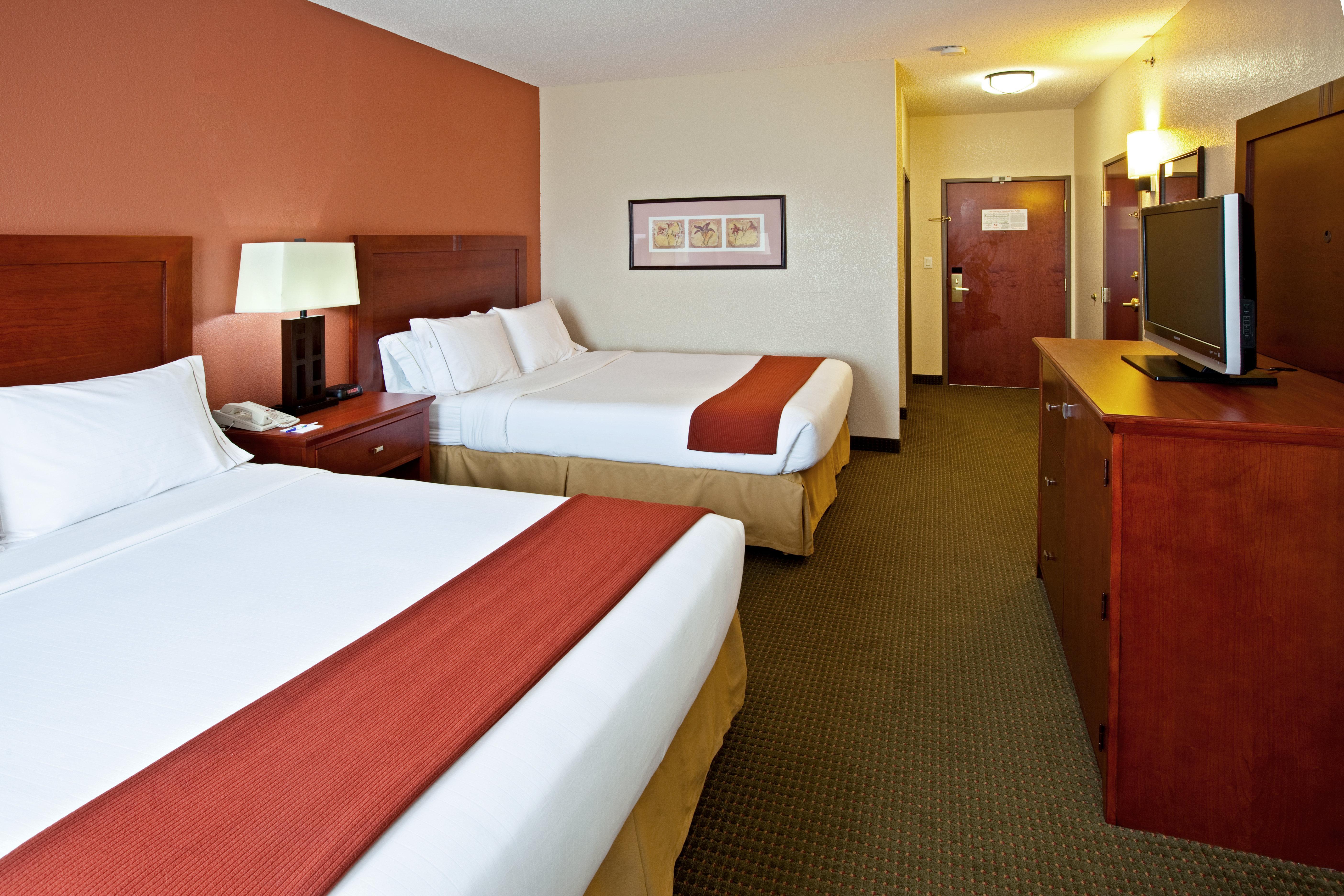 Holiday Inn Express Hotel & Suites Bedford By Ihg Exterior foto